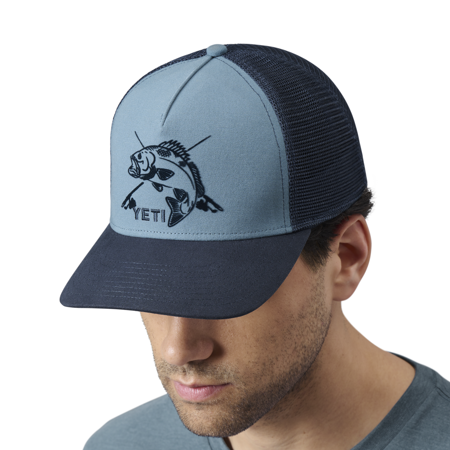 YETI Cappello Trucker Fishing Bass Deep Blue/Navy