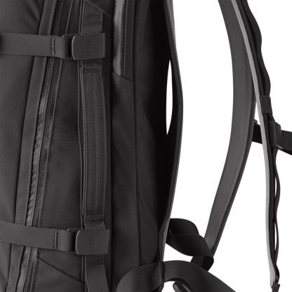YETI Crossroads® Zaino da 27 L Nero