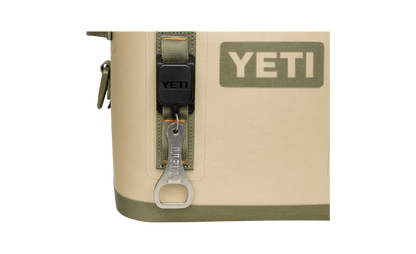 YETI PORTAOGGETTI MOLLE CON CORDINO RETRATTILE Stainless Steel