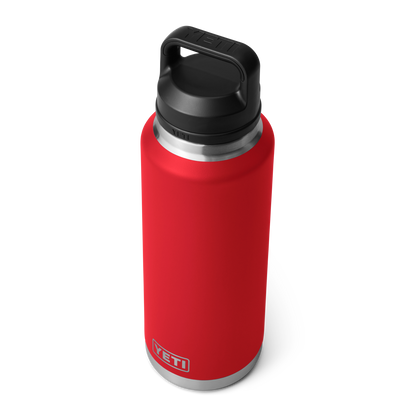 YETI Rambler® Borraccia da 46 oz (1,4 L) con tappo Chug Rescue Red