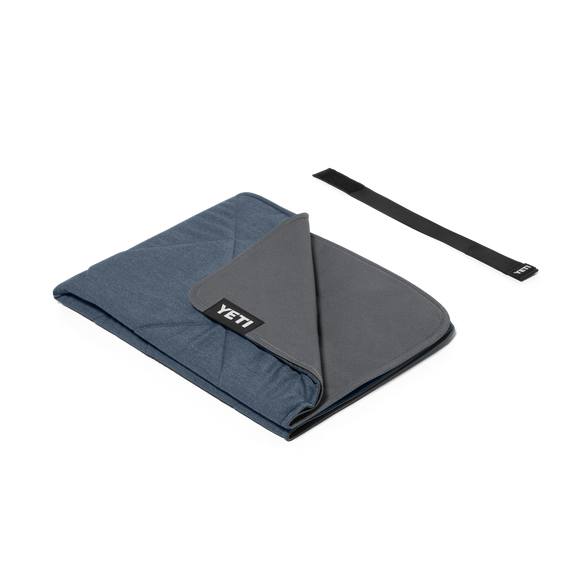 YETI Small Lowlands® Blanket Navy