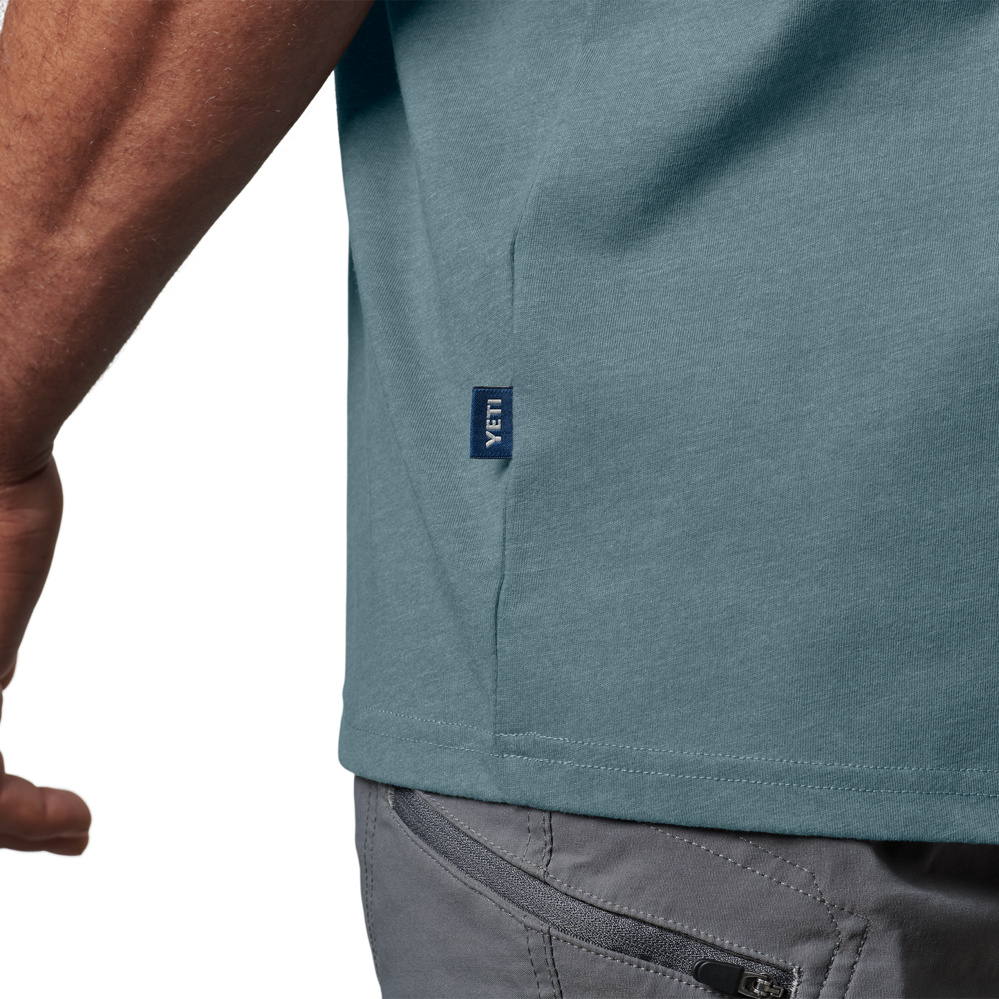 YETI T-shirt Premium a manica corta con logo Badge Indigo