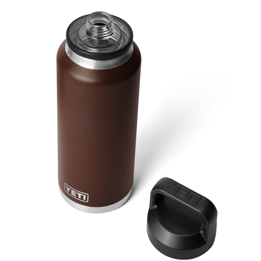 YETI Rambler® Borraccia da 46 oz (1,4 L) con tappo Chug Wetlands Brown