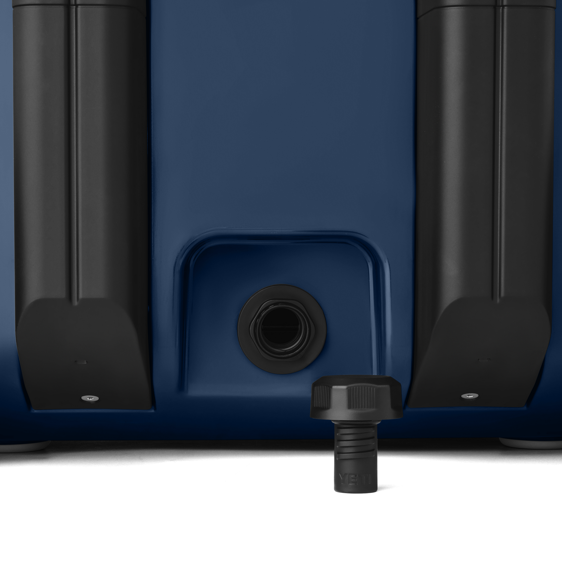 YETI Ghiacciaia su ruote Roadie® 32 Navy