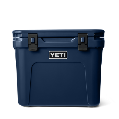 YETI Ghiacciaia su ruote Roadie® 32 Navy