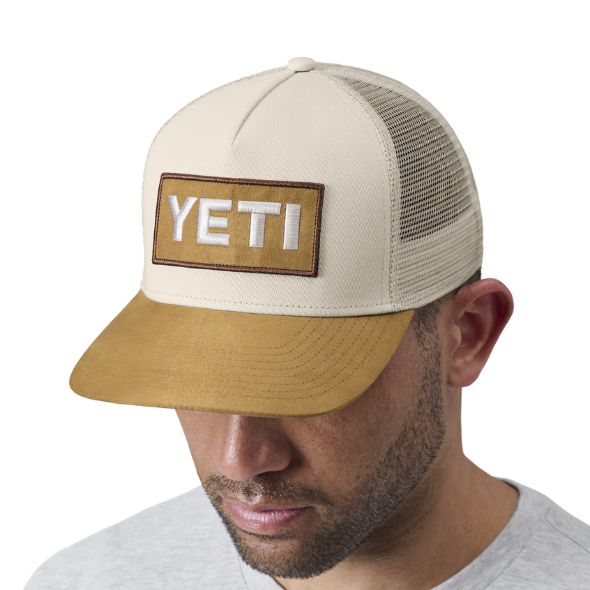 Cappello Trucker in camoscio sintetico con logo YETI Khaki/Tan