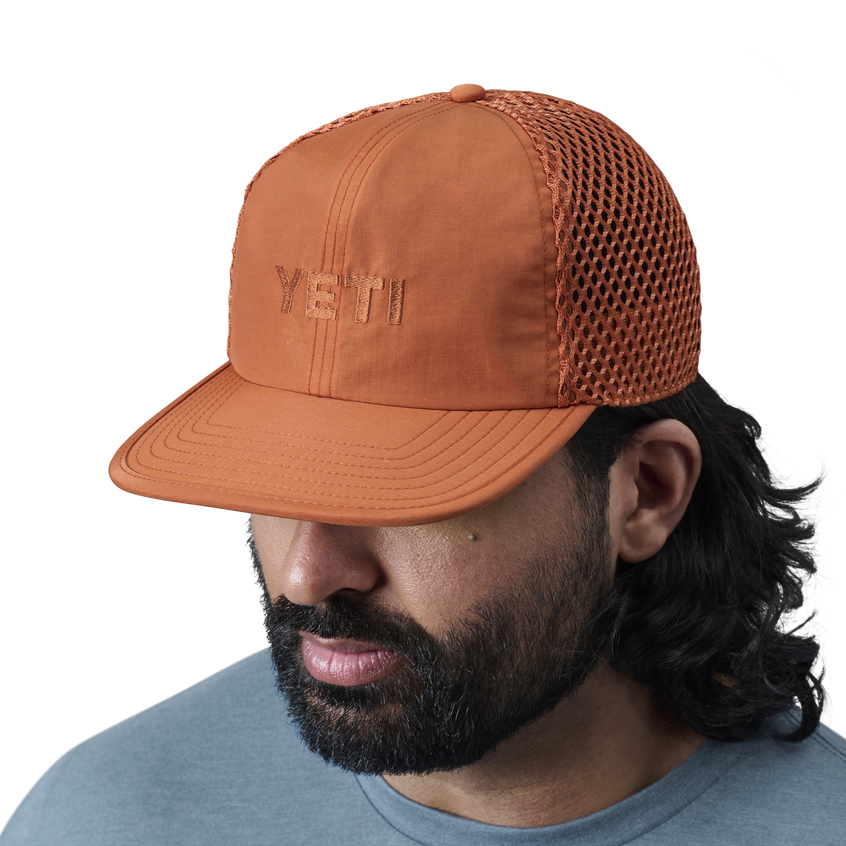 Cappello Performance con logo YETI Mango
